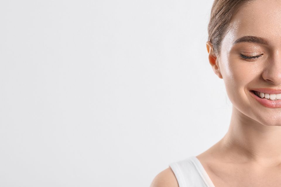 Portrait representing hair health for the Repair Conditioner Base